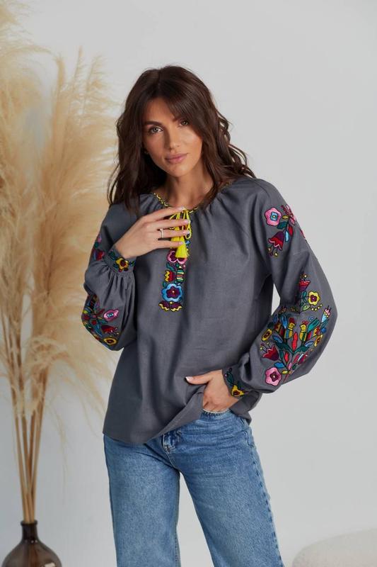 "PIVNYKY" gray embroidery shirt