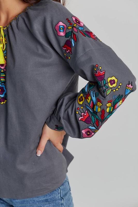 "PIVNYKY" gray embroidery shirt