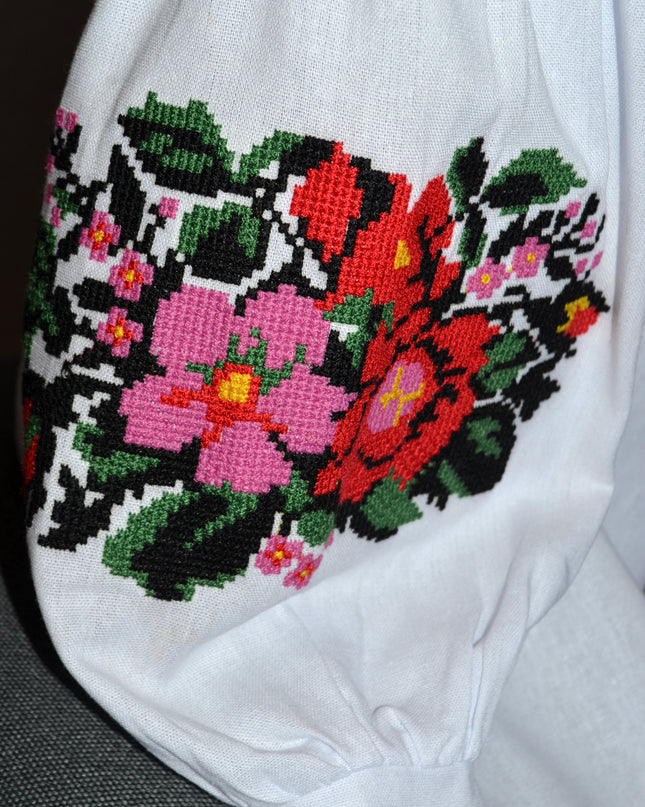 "Khmelnychanka" white blouse with red flowers